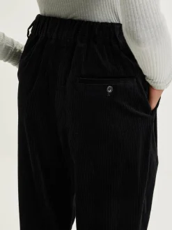 NICHOLSON & NICHOLSON Sand Boyfriend Corduroy Broek