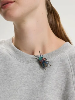 TROVELORE Snowdon Beetle Broche
